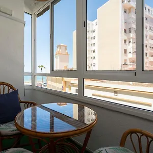https://piso-junto-al-mar-y-al-centro-de-cadiz.es-andalucia.com